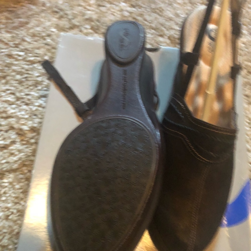 Soft walk shoes - Picture 2 of 3